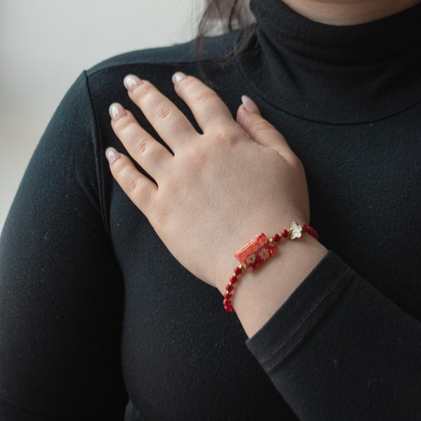 ANTHEIA | Red Beads & Flower Ornament Bracelet